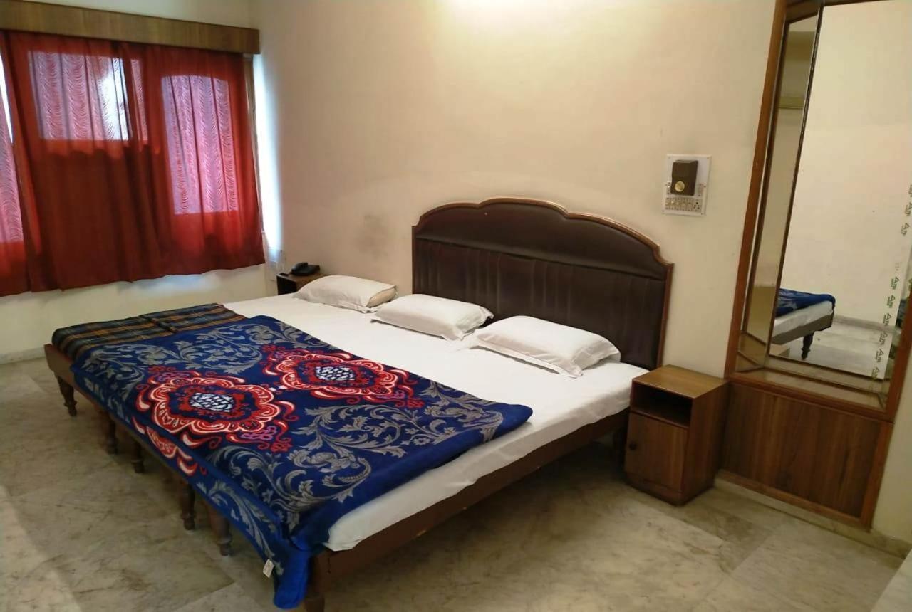 Hotel Vinayakam Udaipur Ngoại thất bức ảnh