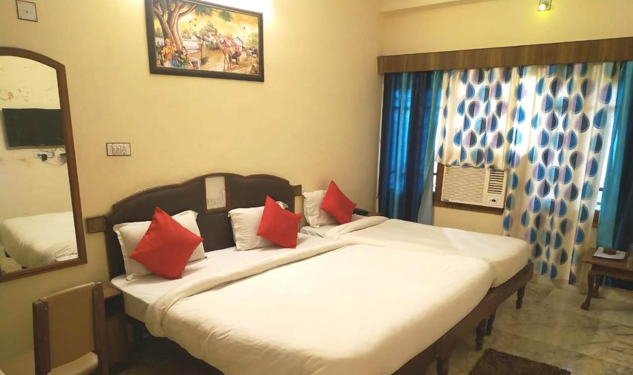 Hotel Vinayakam Udaipur Ngoại thất bức ảnh