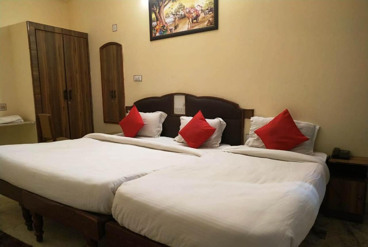 Hotel Vinayakam Udaipur Ngoại thất bức ảnh