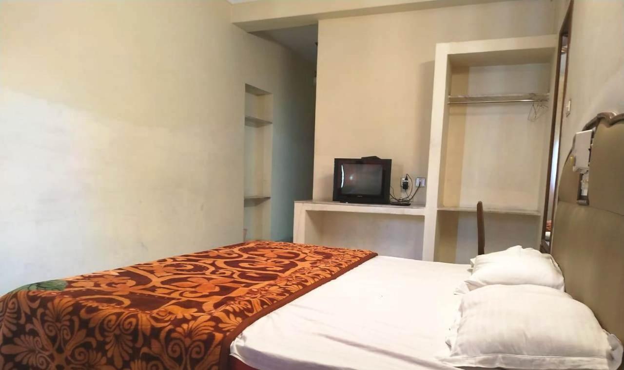 Hotel Vinayakam Udaipur Ngoại thất bức ảnh