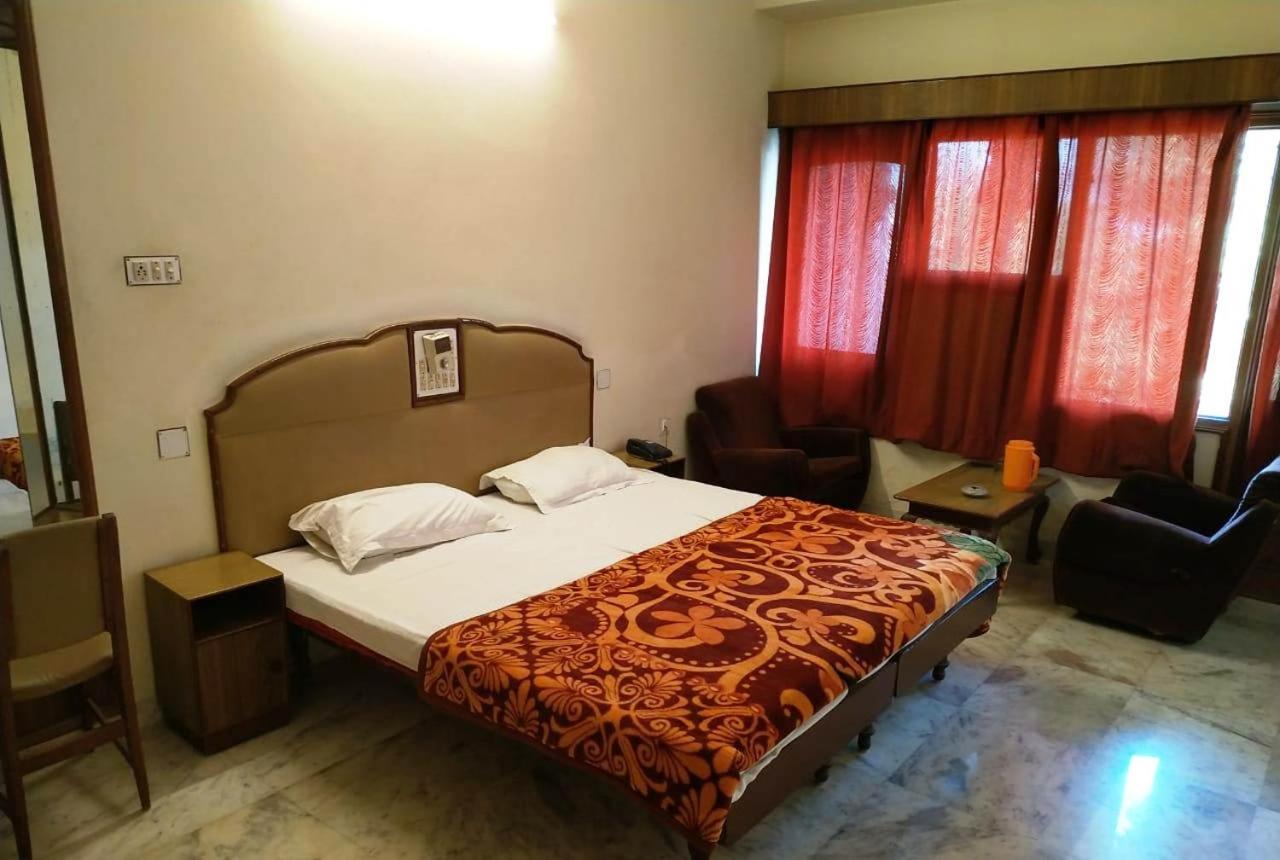 Hotel Vinayakam Udaipur Ngoại thất bức ảnh