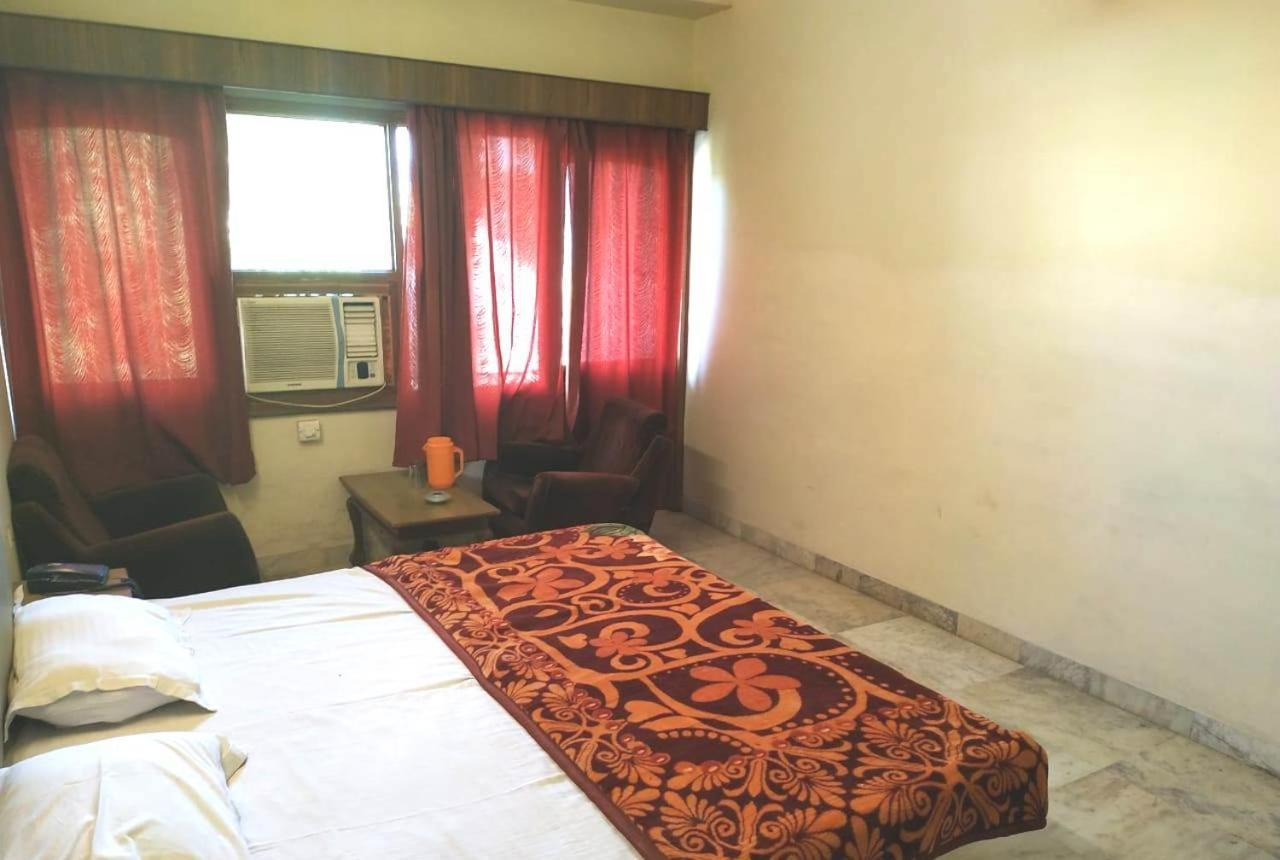 Hotel Vinayakam Udaipur Ngoại thất bức ảnh