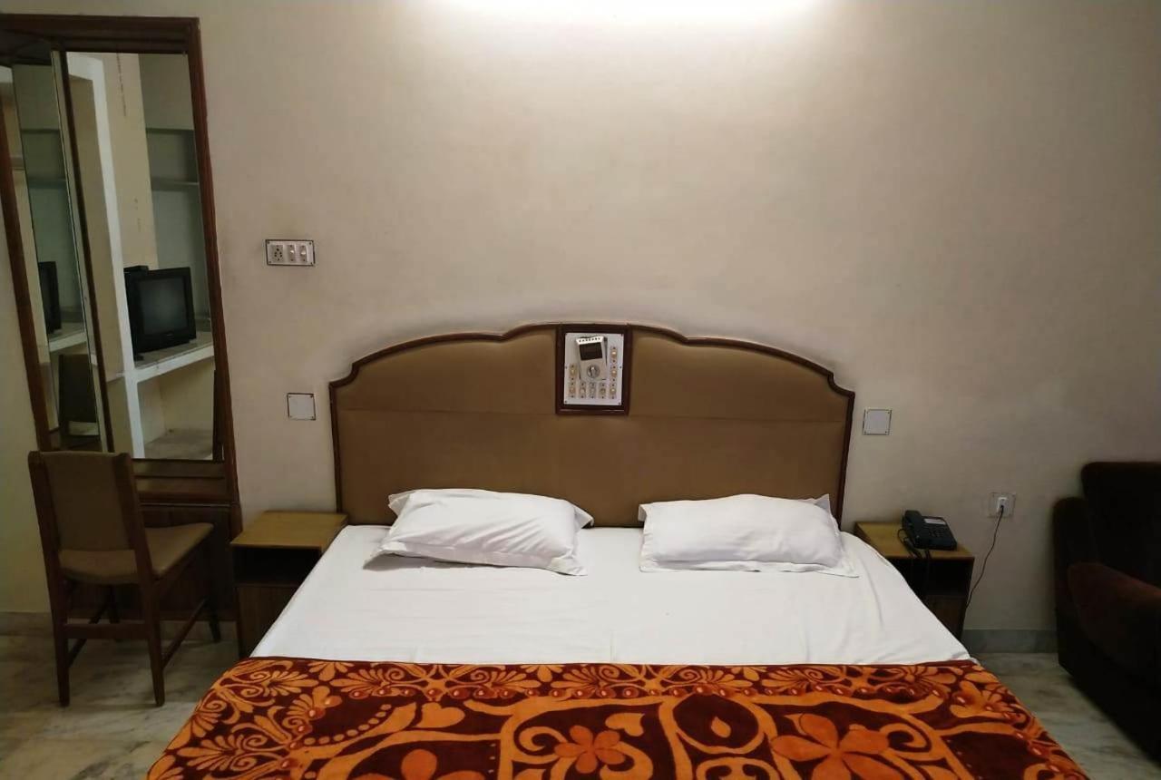 Hotel Vinayakam Udaipur Ngoại thất bức ảnh
